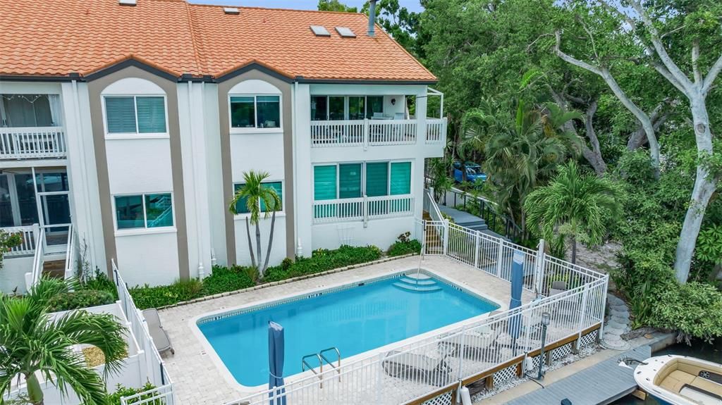 For Sale: $899,900 (3 beds, 2 baths, 1362 Square Feet)