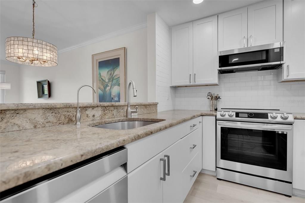 For Sale: $899,900 (3 beds, 2 baths, 1362 Square Feet)