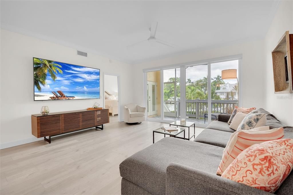 For Sale: $899,900 (3 beds, 2 baths, 1362 Square Feet)