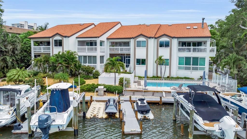 For Sale: $899,900 (3 beds, 2 baths, 1362 Square Feet)