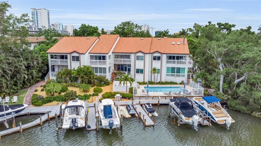 For Sale: $899,900 (3 beds, 2 baths, 1362 Square Feet)