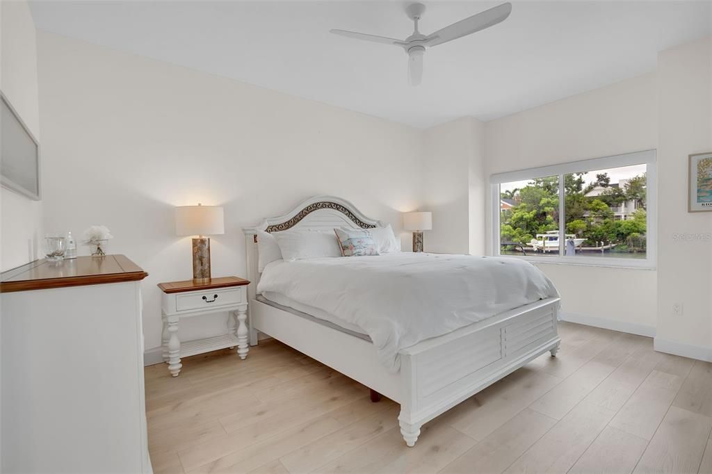 For Sale: $899,900 (3 beds, 2 baths, 1362 Square Feet)