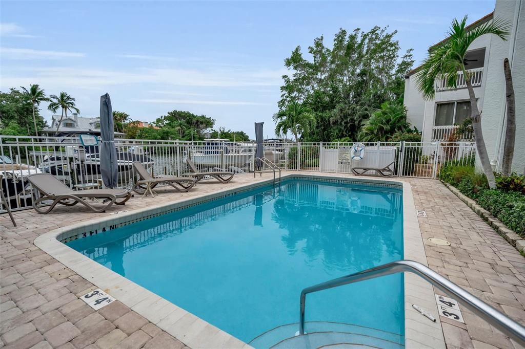 For Sale: $899,900 (3 beds, 2 baths, 1362 Square Feet)