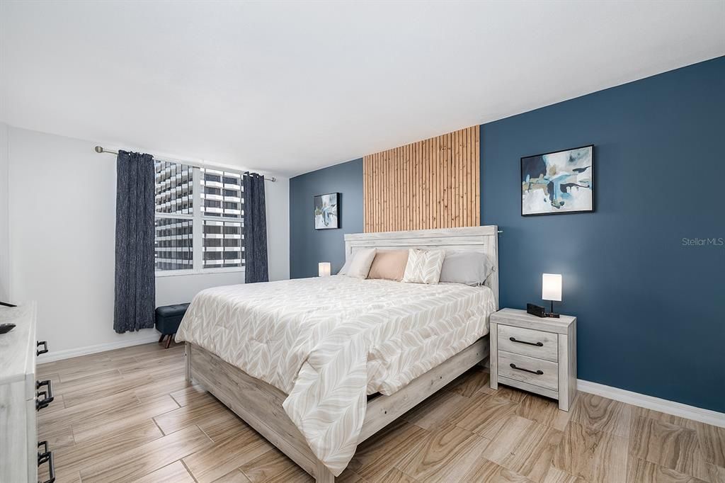 For Sale: $250,000 (2 beds, 2 baths, 1058 Square Feet)