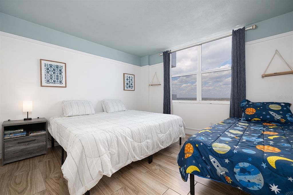 For Sale: $250,000 (2 beds, 2 baths, 1058 Square Feet)