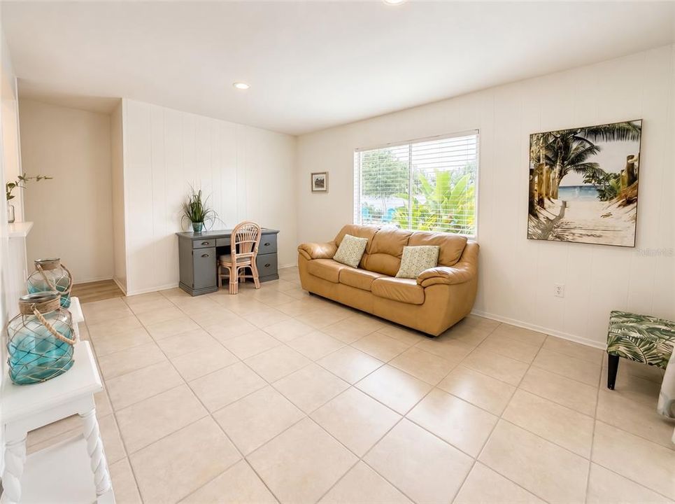 For Sale: $499,500 (3 beds, 2 baths, 1642 Square Feet)