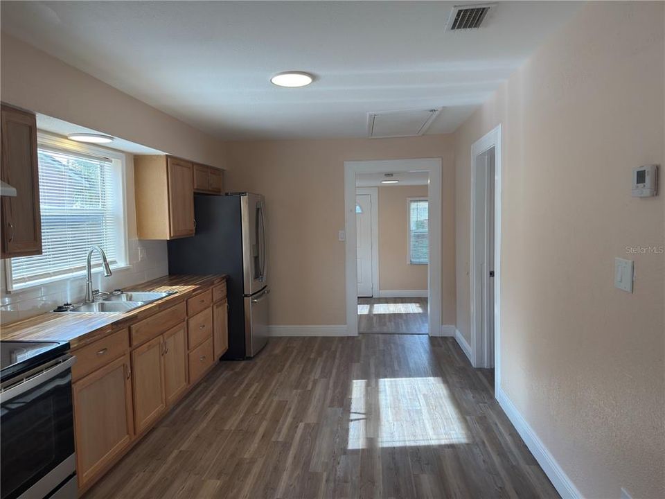 В аренду: $2,500 (3 спален, 2 ванн, 1166 Квадратных фут)