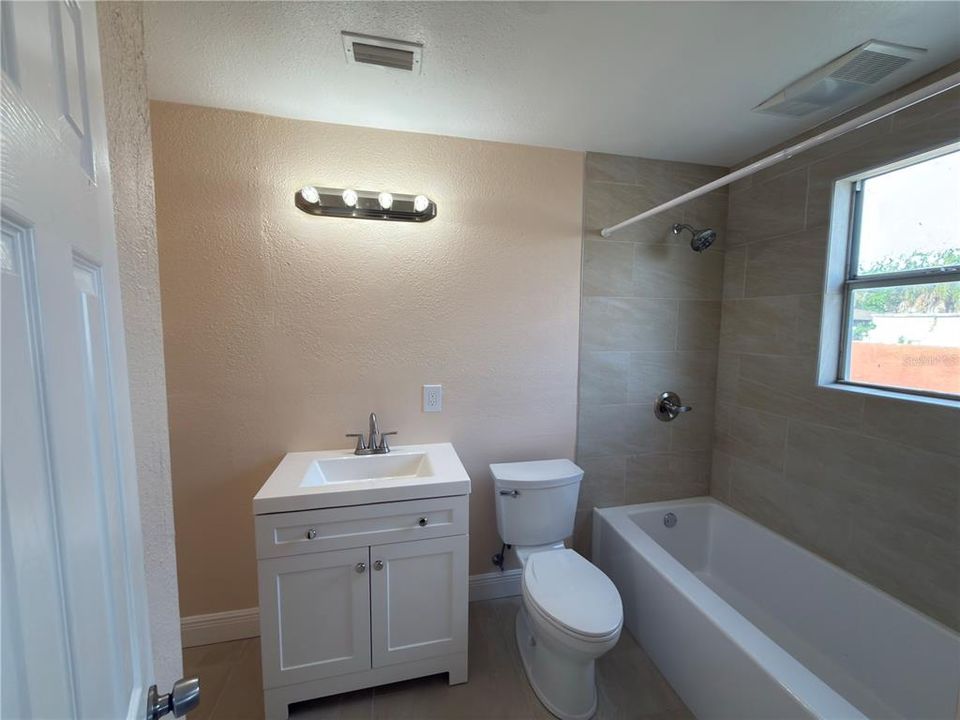 В аренду: $2,500 (3 спален, 2 ванн, 1166 Квадратных фут)