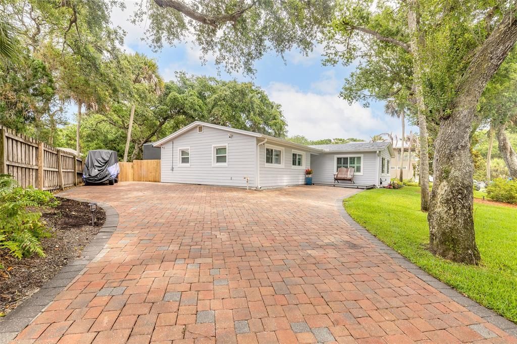 For Sale: $749,000 (3 beds, 2 baths, 1486 Square Feet)