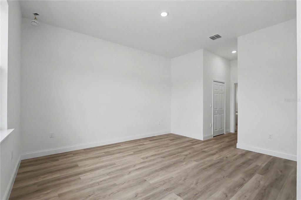 En Venta: $305,900 (4 camas, 2 baños, 1859 Pies cuadrados)