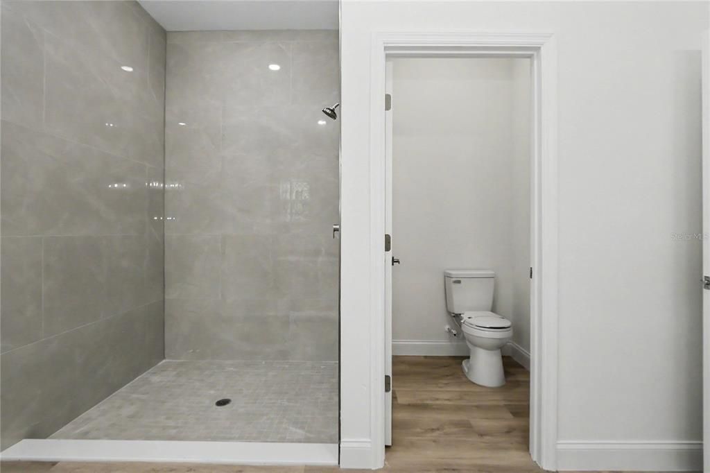 En Venta: $305,900 (4 camas, 2 baños, 1859 Pies cuadrados)