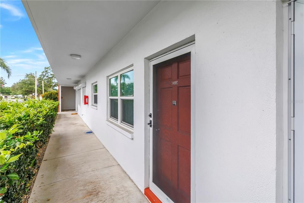 For Sale: $125,000 (2 beds, 2 baths, 1030 Square Feet)