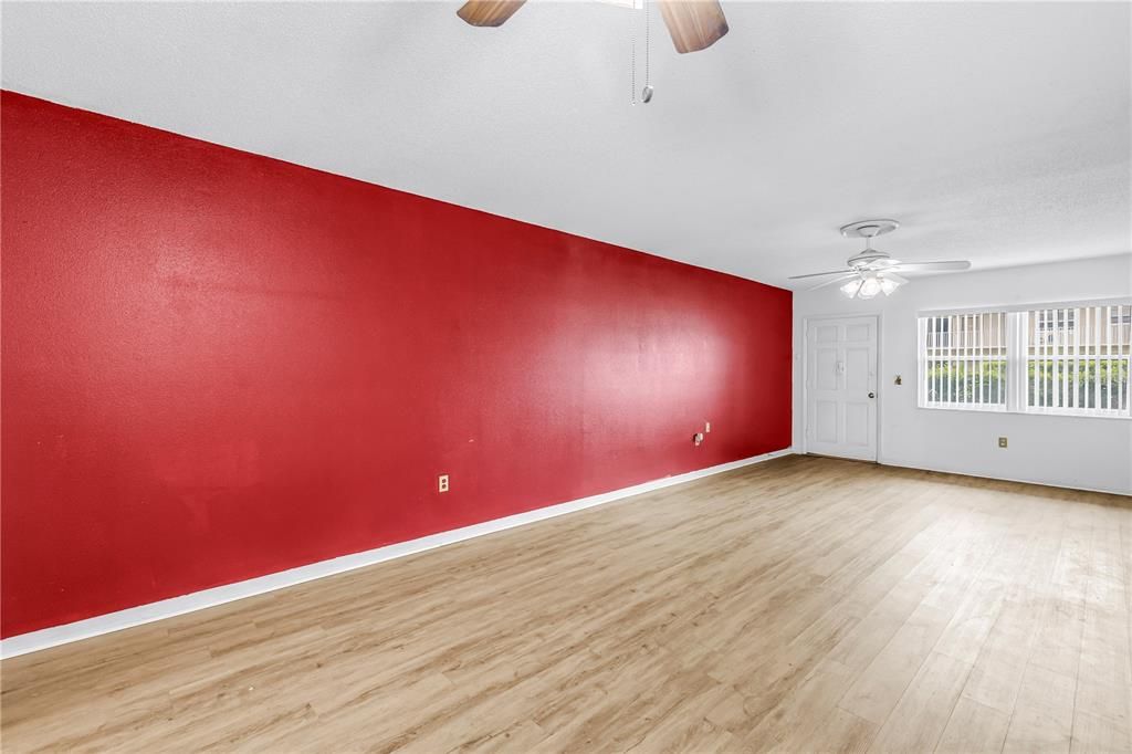 For Sale: $125,000 (2 beds, 2 baths, 1030 Square Feet)