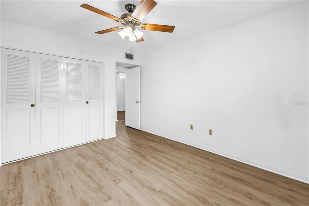 For Sale: $125,000 (2 beds, 2 baths, 1030 Square Feet)