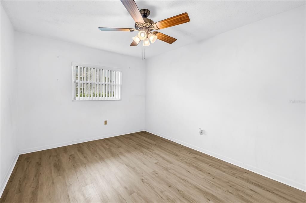 For Sale: $125,000 (2 beds, 2 baths, 1030 Square Feet)