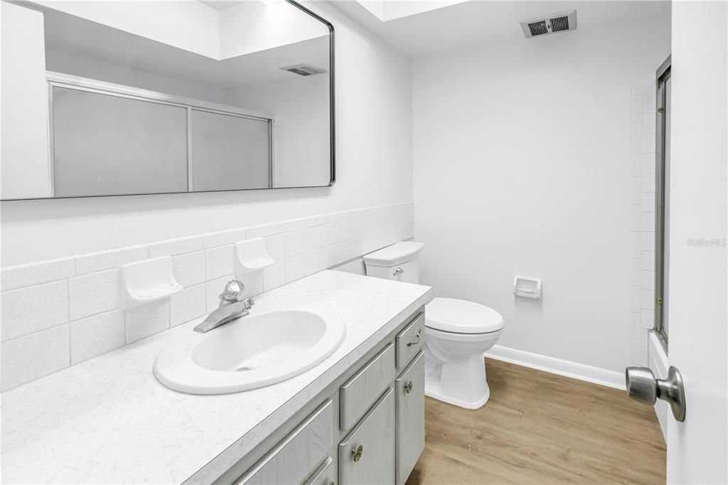 For Sale: $125,000 (2 beds, 2 baths, 1030 Square Feet)