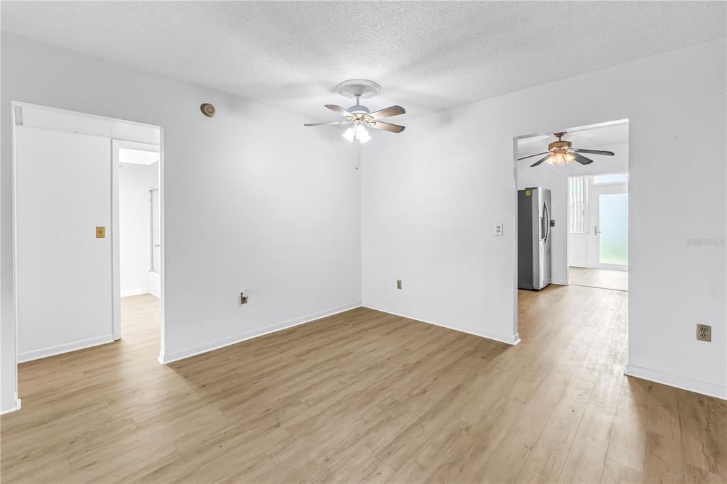 For Sale: $125,000 (2 beds, 2 baths, 1030 Square Feet)