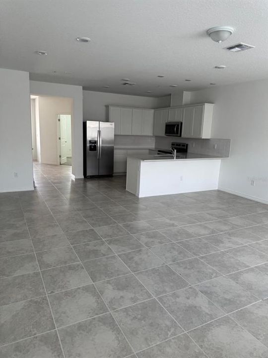 For Rent: $2,850 (4 beds, 3 baths, 1847 Square Feet)