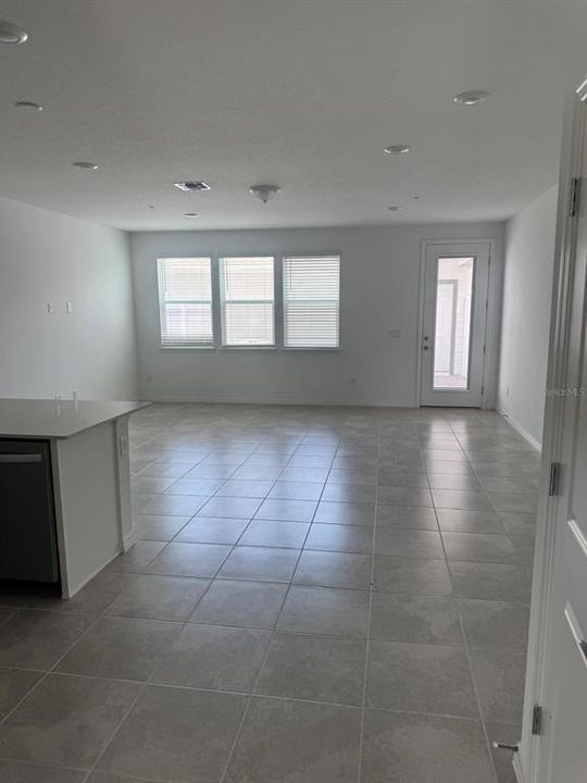 For Rent: $2,850 (4 beds, 3 baths, 1847 Square Feet)