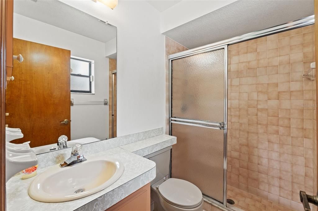 En Venta: $230,000 (2 camas, 2 baños, 1086 Pies cuadrados)