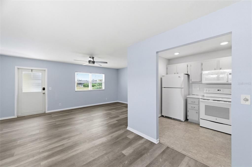 For Sale: $110,000 (1 beds, 1 baths, 800 Square Feet)