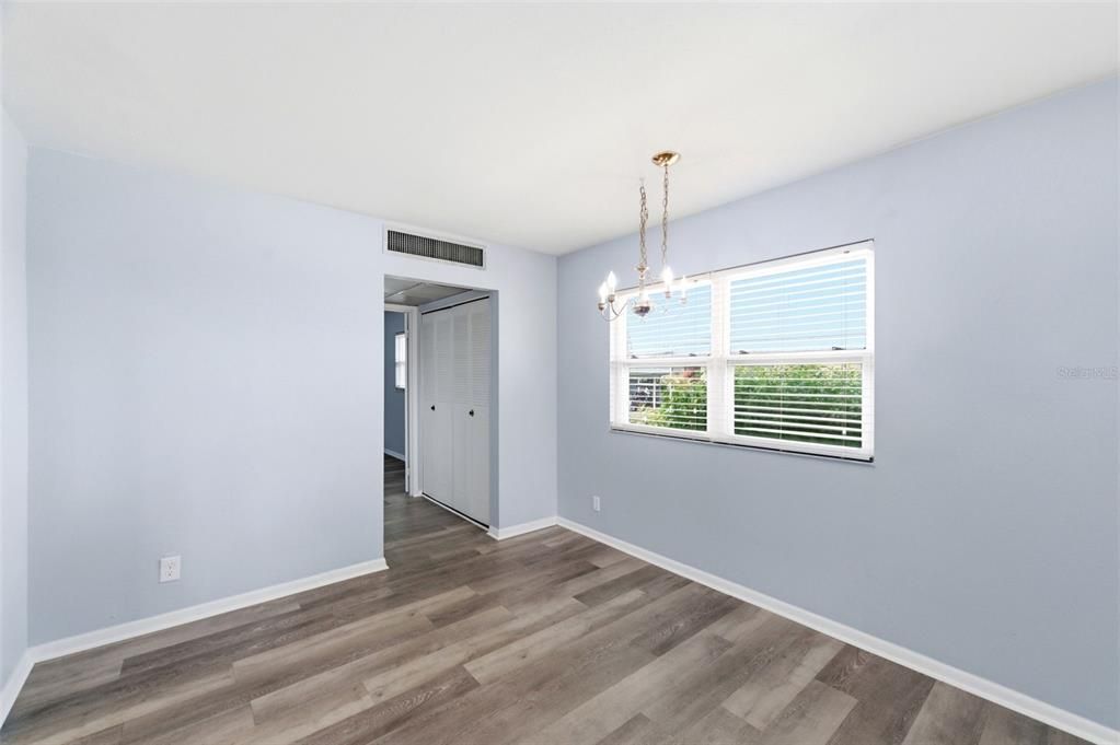 For Sale: $110,000 (1 beds, 1 baths, 800 Square Feet)