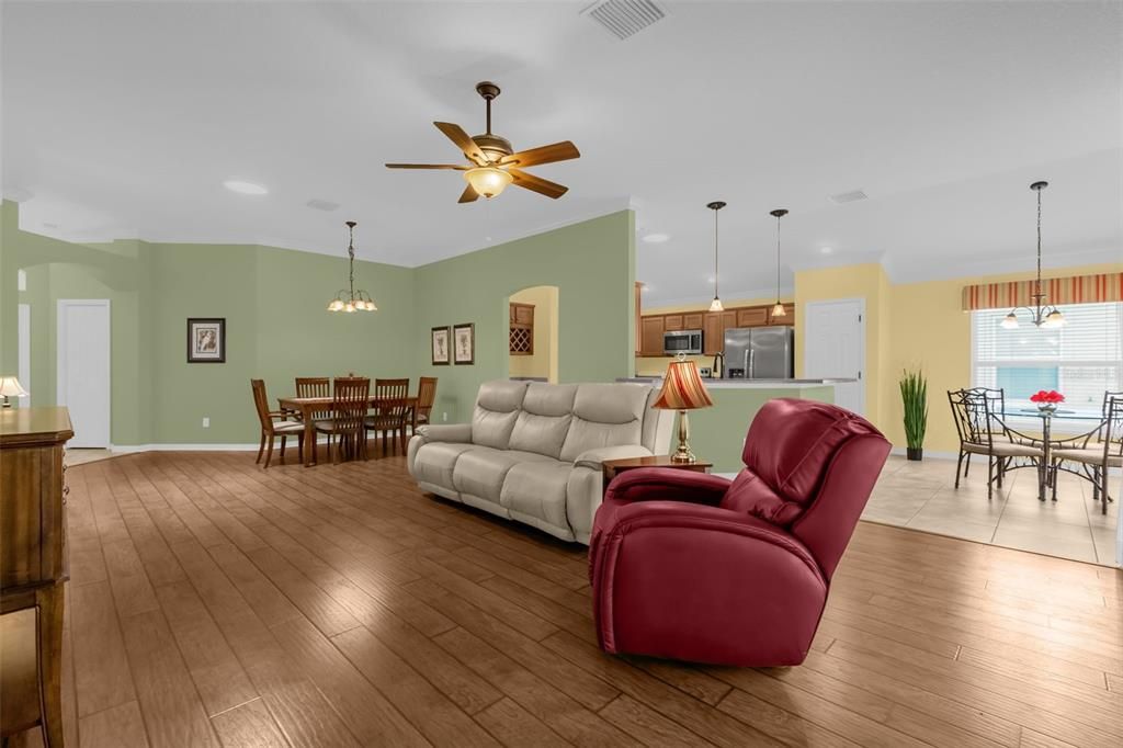 For Sale: $449,900 (3 beds, 2 baths, 1939 Square Feet)