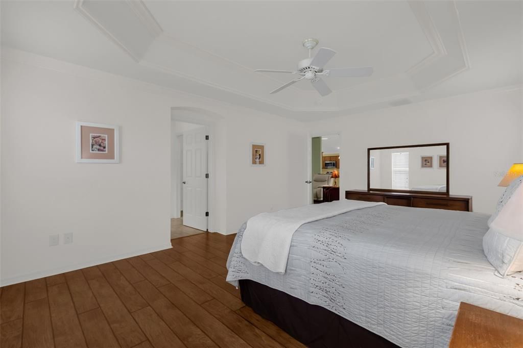 For Sale: $449,900 (3 beds, 2 baths, 1939 Square Feet)