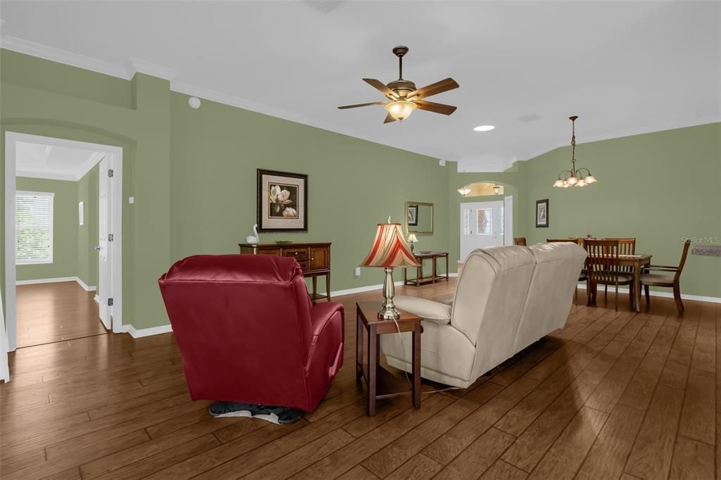 For Sale: $449,900 (3 beds, 2 baths, 1939 Square Feet)