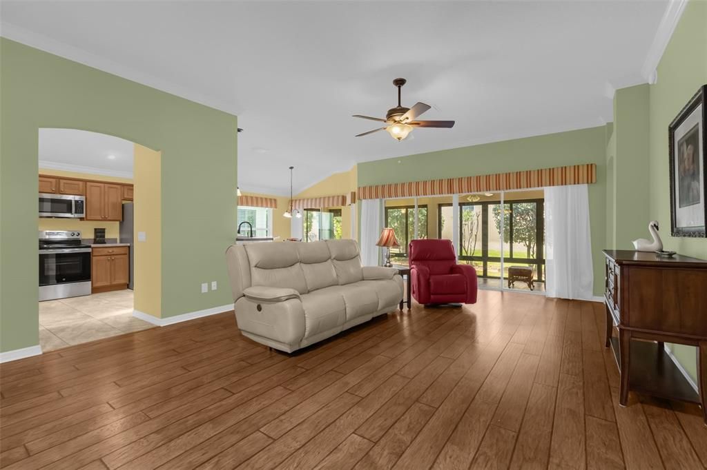 For Sale: $449,900 (3 beds, 2 baths, 1939 Square Feet)