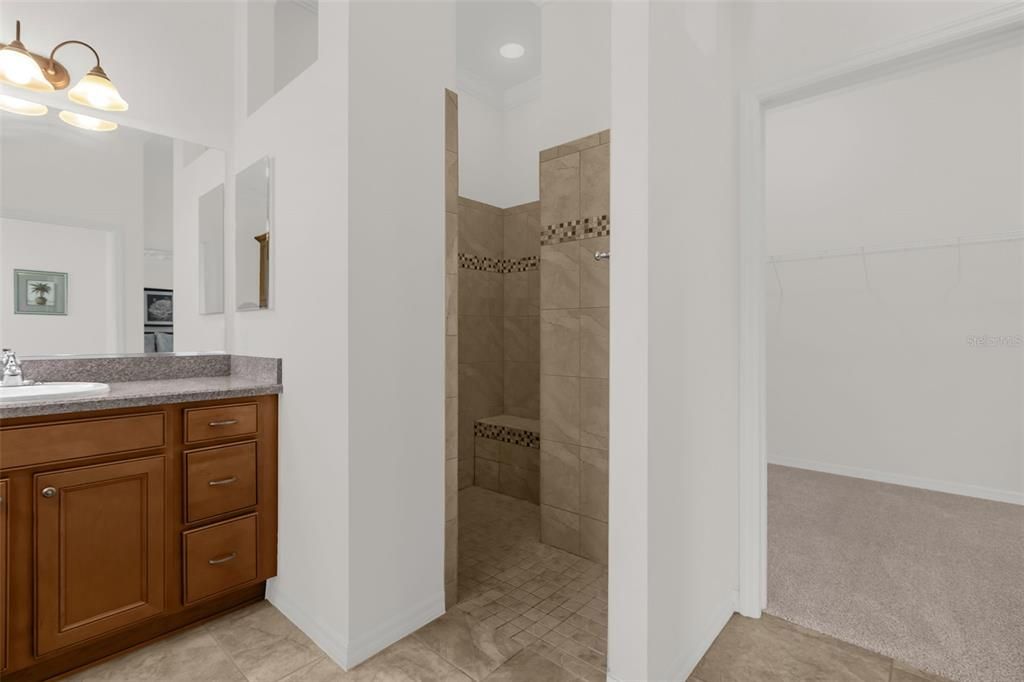 For Sale: $449,900 (3 beds, 2 baths, 1939 Square Feet)
