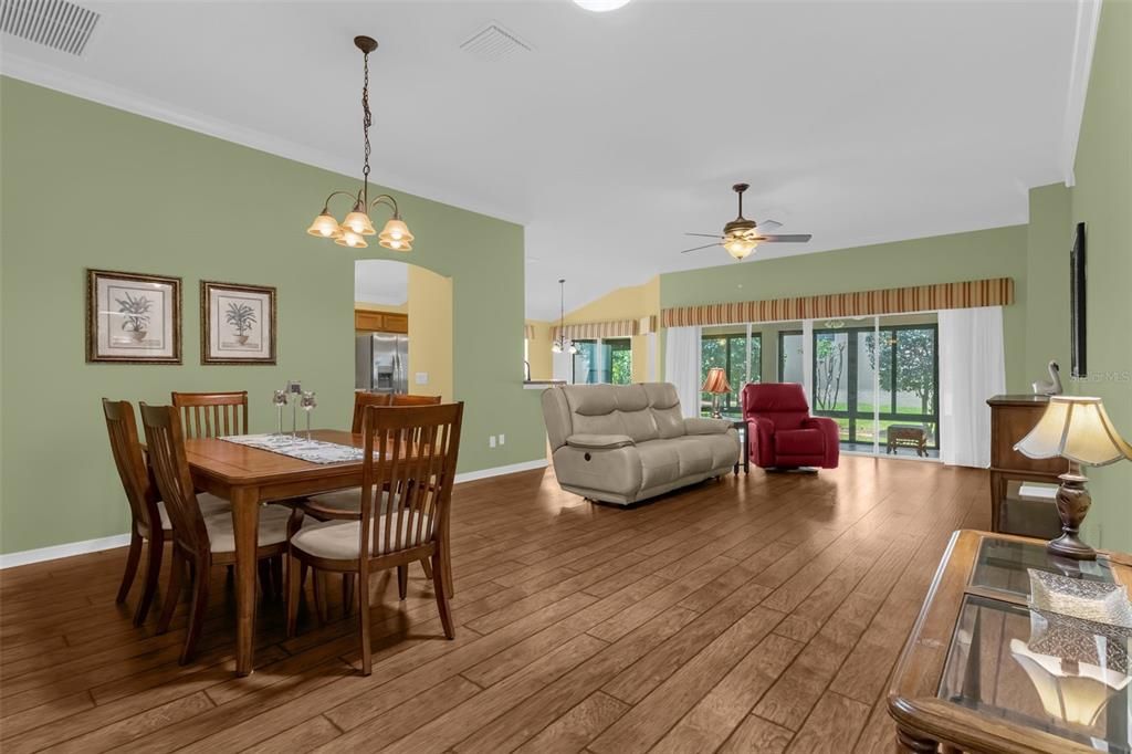 For Sale: $449,900 (3 beds, 2 baths, 1939 Square Feet)