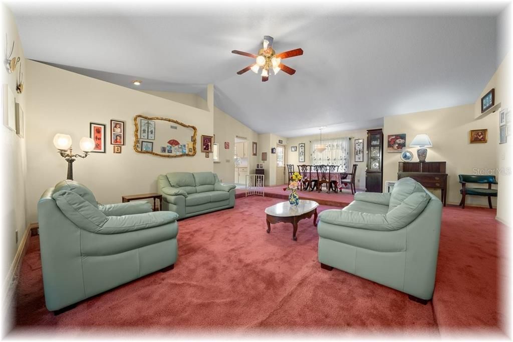 En Venta: $289,900 (3 camas, 2 baños, 1579 Pies cuadrados)