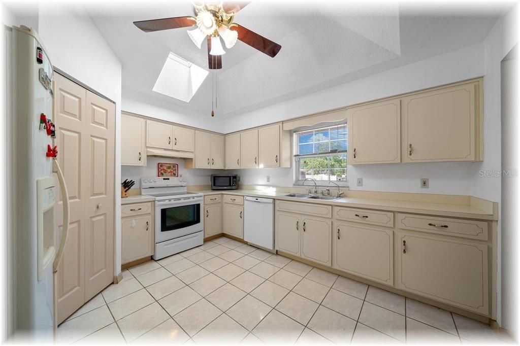 En Venta: $289,900 (3 camas, 2 baños, 1579 Pies cuadrados)