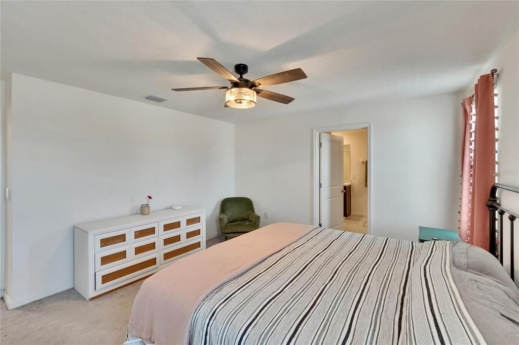 For Sale: $347,500 (4 beds, 2 baths, 2328 Square Feet)