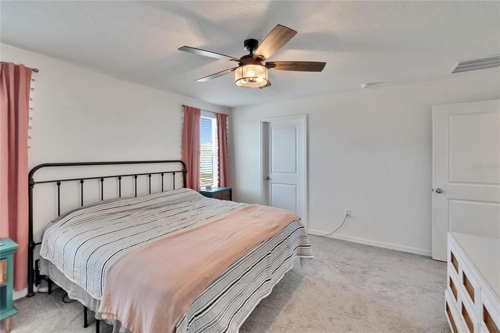For Sale: $347,500 (4 beds, 2 baths, 2328 Square Feet)