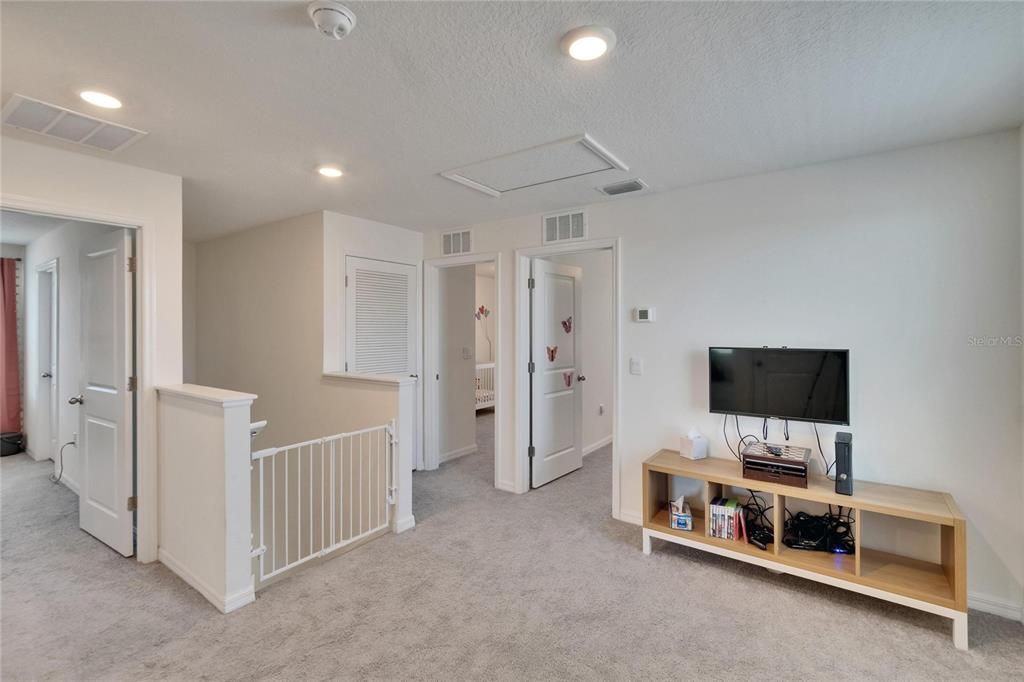 For Sale: $347,500 (4 beds, 2 baths, 2328 Square Feet)