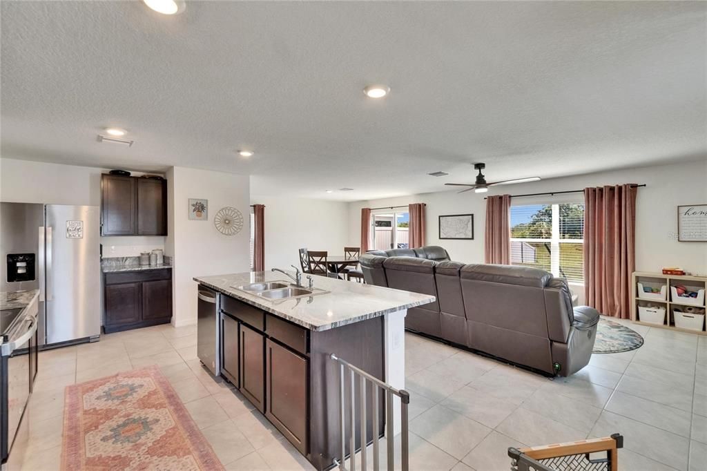 For Sale: $347,500 (4 beds, 2 baths, 2328 Square Feet)