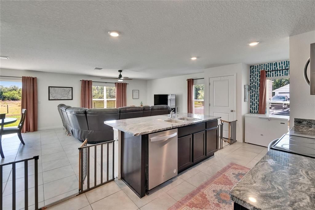 For Sale: $347,500 (4 beds, 2 baths, 2328 Square Feet)