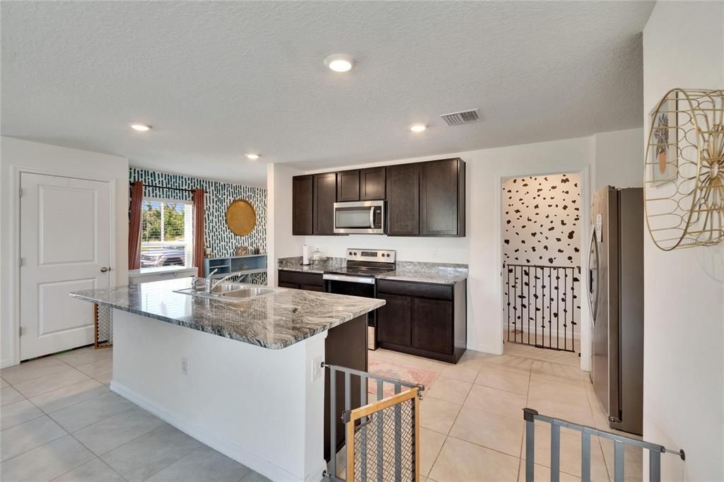 For Sale: $347,500 (4 beds, 2 baths, 2328 Square Feet)