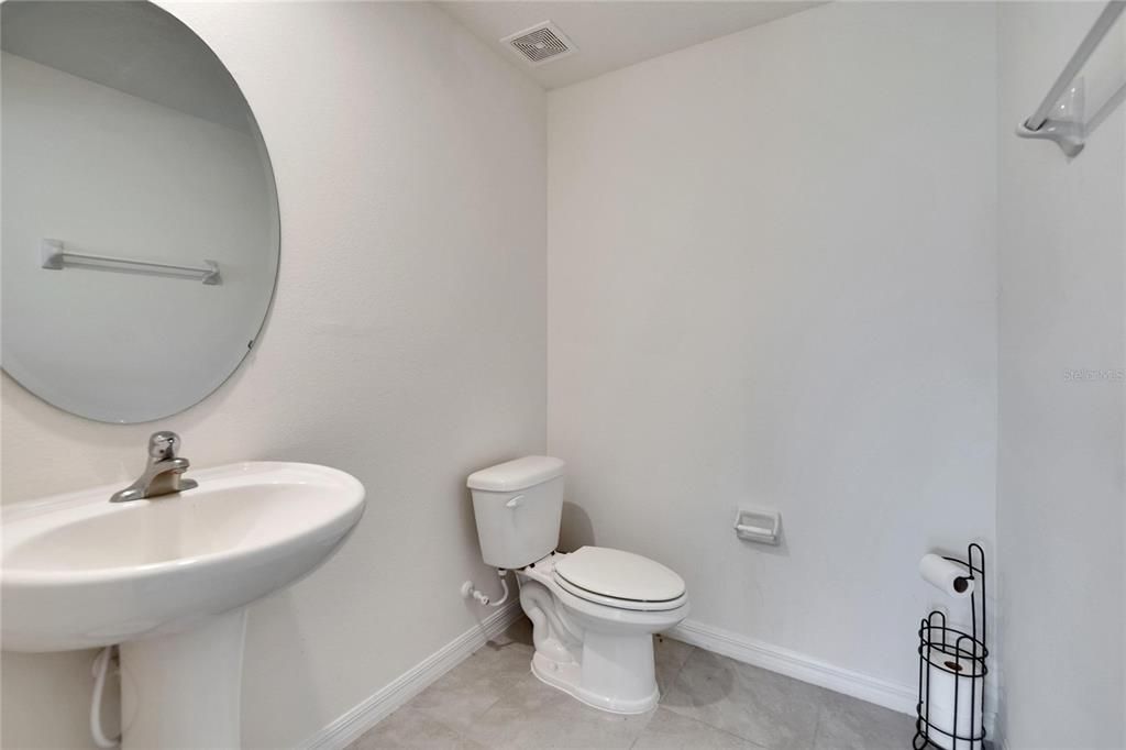 For Sale: $347,500 (4 beds, 2 baths, 2328 Square Feet)