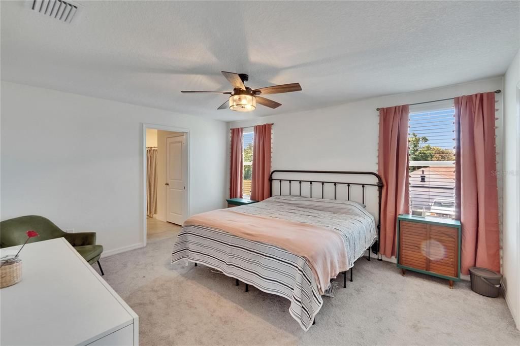 For Sale: $347,500 (4 beds, 2 baths, 2328 Square Feet)