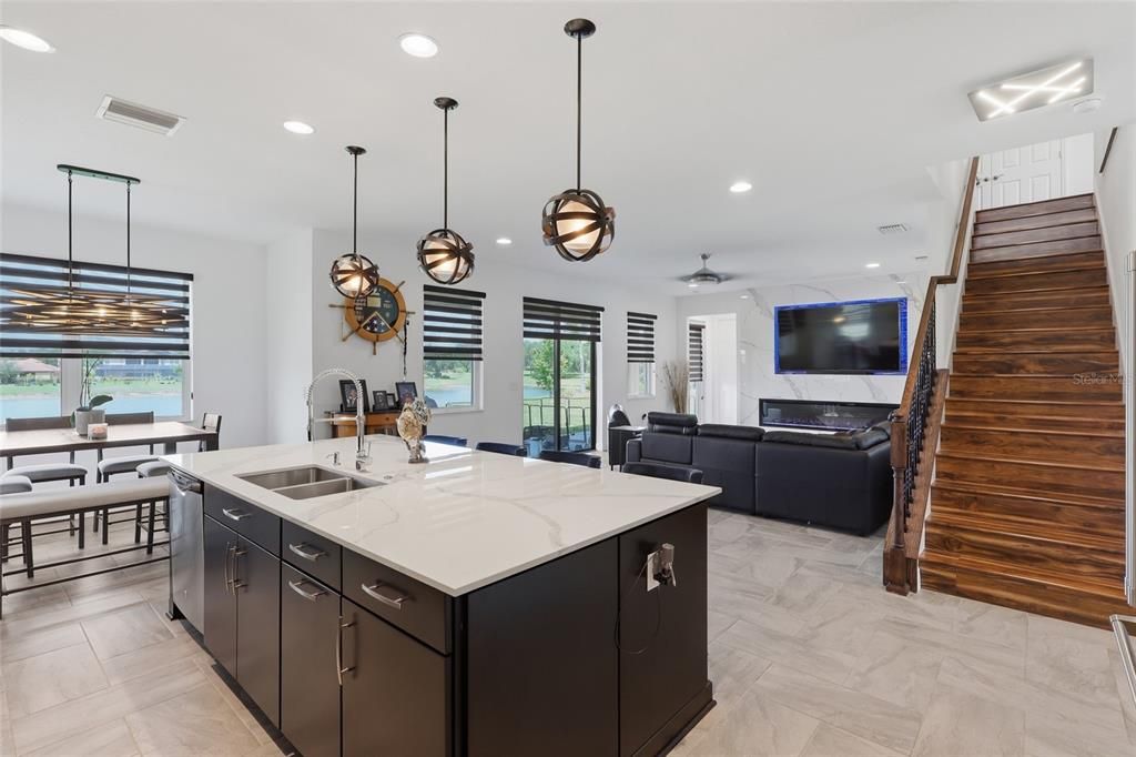 For Sale: $915,000 (5 beds, 3 baths, 3268 Square Feet)
