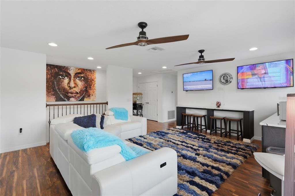 For Sale: $915,000 (5 beds, 3 baths, 3268 Square Feet)