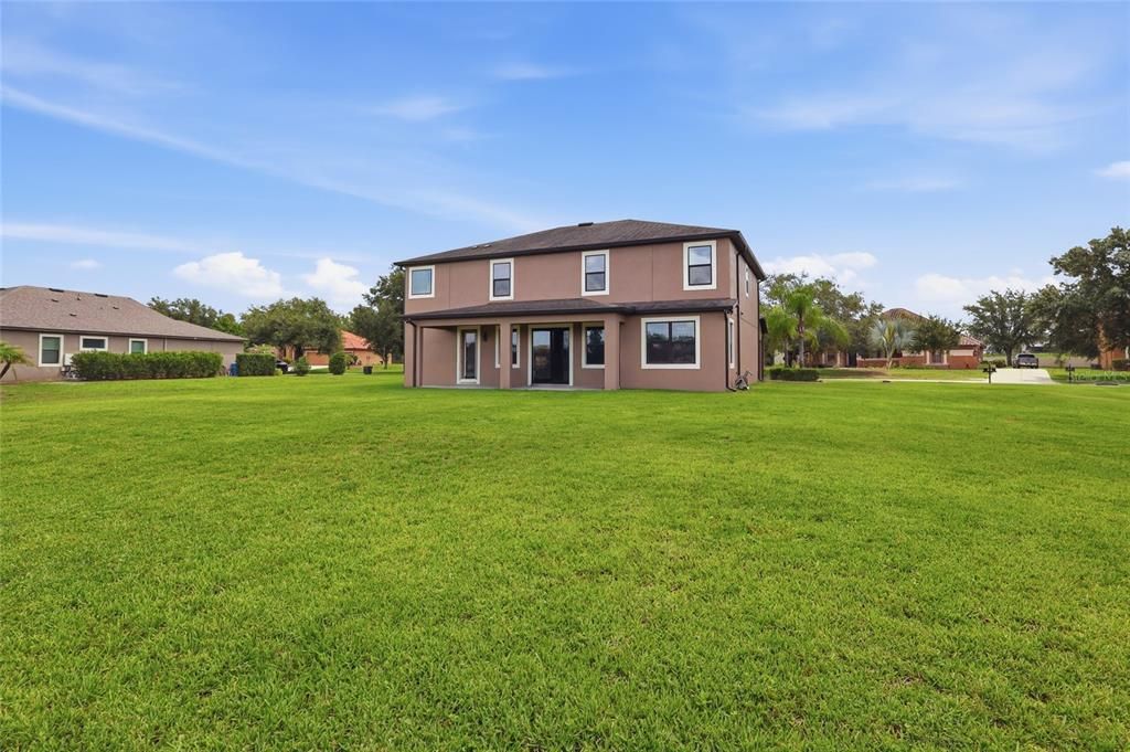 For Sale: $915,000 (5 beds, 3 baths, 3268 Square Feet)