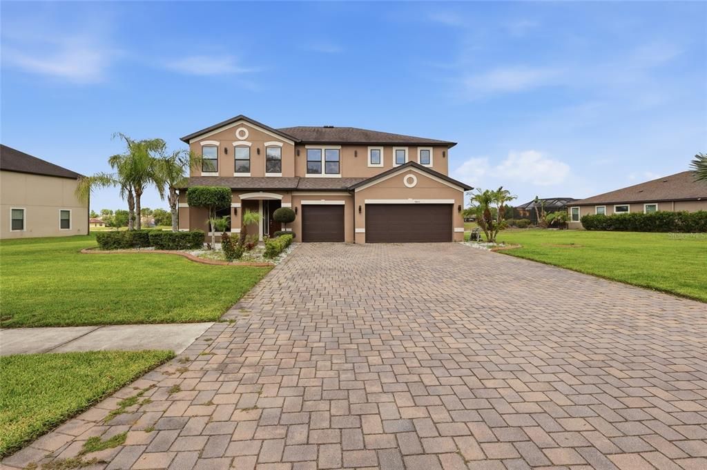For Sale: $915,000 (5 beds, 3 baths, 3268 Square Feet)
