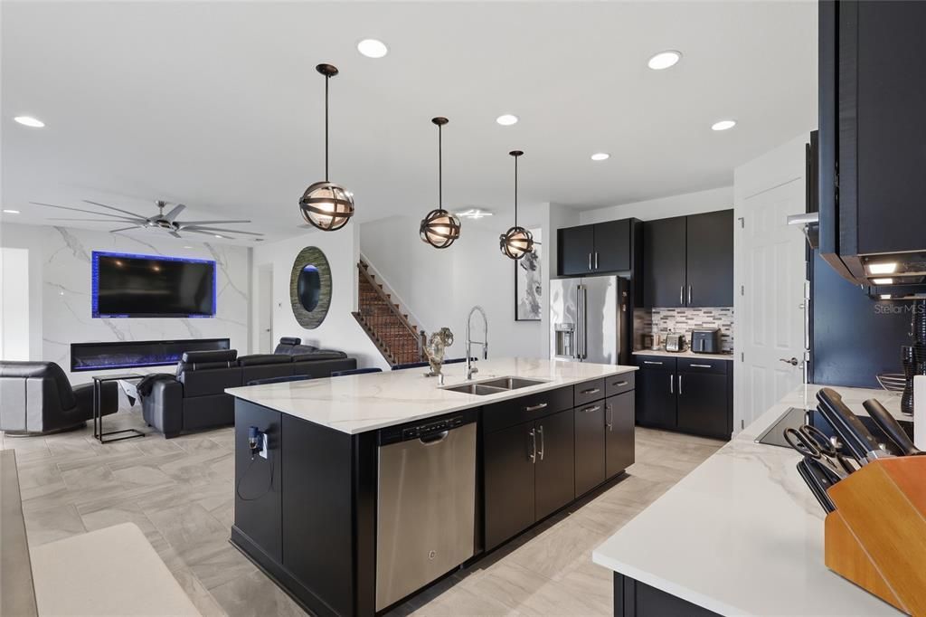 For Sale: $915,000 (5 beds, 3 baths, 3268 Square Feet)