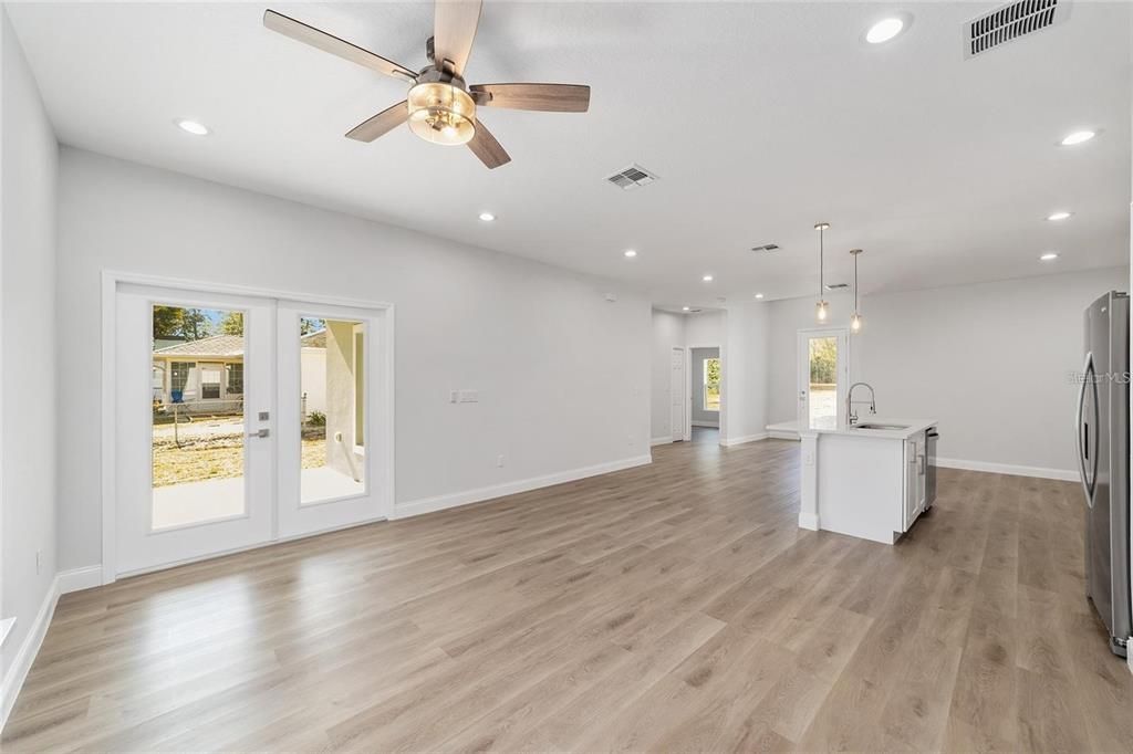 Active With Contract: $1,750 (3 beds, 2 baths, 1411 Square Feet)