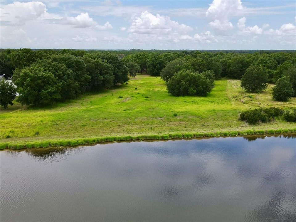 На продажу: $450,000 (5.70 acres)