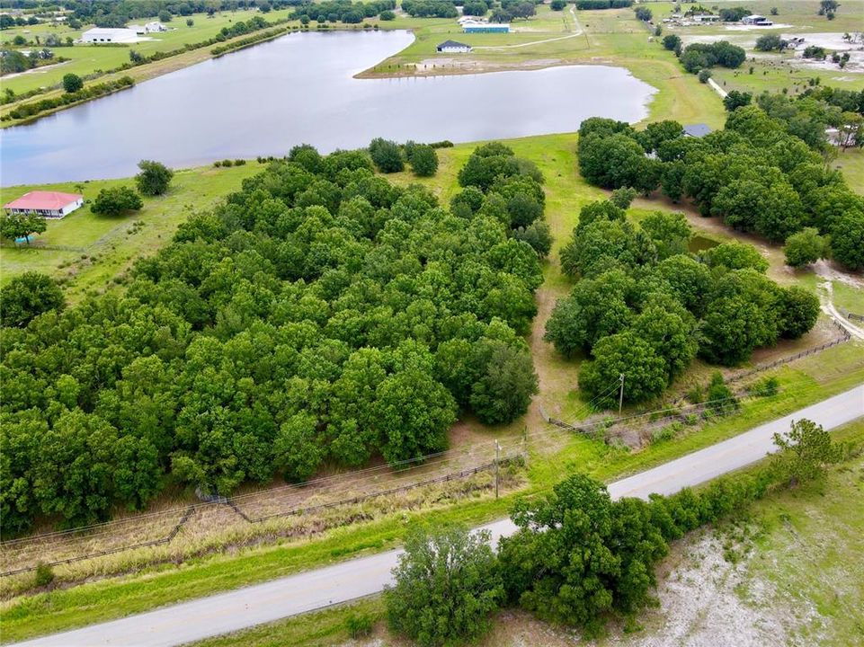 На продажу: $450,000 (5.70 acres)